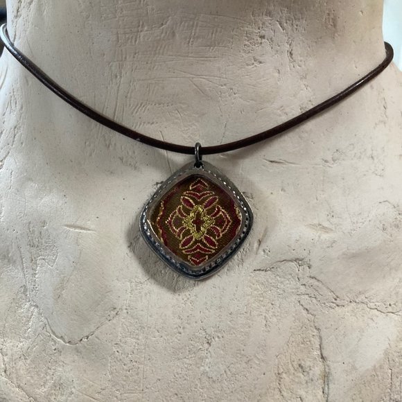 Leather Cord Choker Necklace with Glass Framed Pendant Maroon and Gold Pattern - Picture 1 of 6